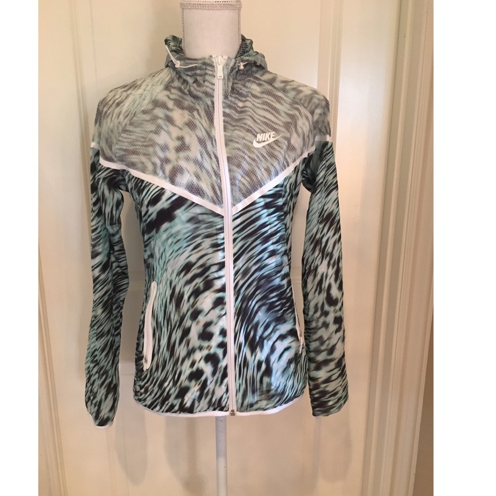 Women’s Nike Tech Hyperfuse Windrunner - image 1